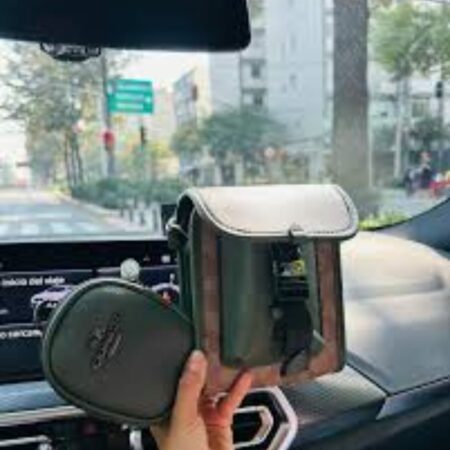 BOLSA Y SNEAHERS ESTILO TRENDY