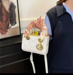 BOLSO MINIMALISTA ELEGANTE