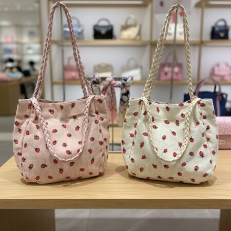 BOLSA DE FRESAS CON TRENZA