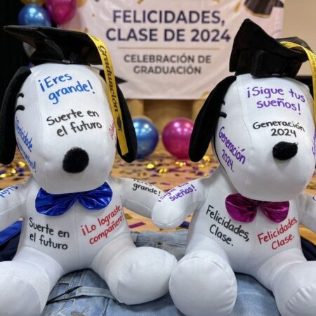PELUCHE SNOOPY GRADUACIÓN CON MOÑO