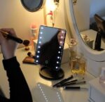 ESPEJO DE MAQUILLAJE CON LUZ LED