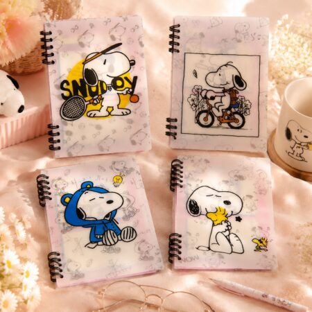 LIBRETA SNOOPY PASTA TRANSPARENTE Y HOJAS CON DISEÑO
