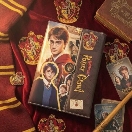 LIBRETA HARRY POTTER CON BROCHE METÁLICO, HOJAS CON DISEÑO