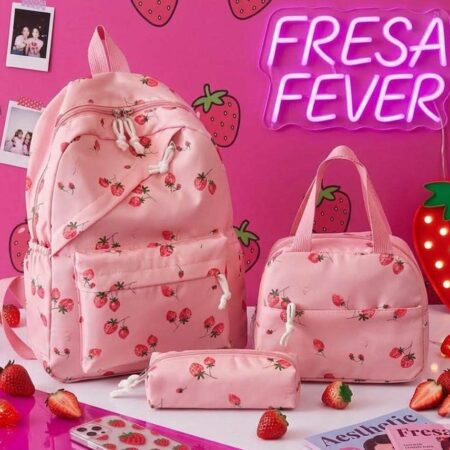 MOCHILA DISEÑOS MOÑO Y FRESA  CON LONCHERA  Y LAPICERA