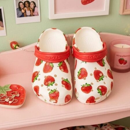 CROCS DE FRESAS (SIN PINES)