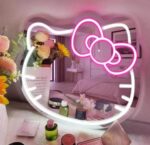 ESPEJO HELLO KITTY LED MEDIDAS 40 X 32 CM