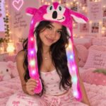 GORRO CON OREJAS MOVIBLES DIF PERSONAJES (TIENEN LUZ)