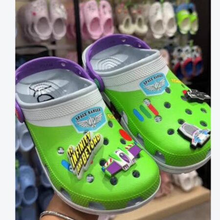 CROCS DE BUZZ TALLA ADULTO (TALLAS 3,5 Y 7 SOLO BUZZ)